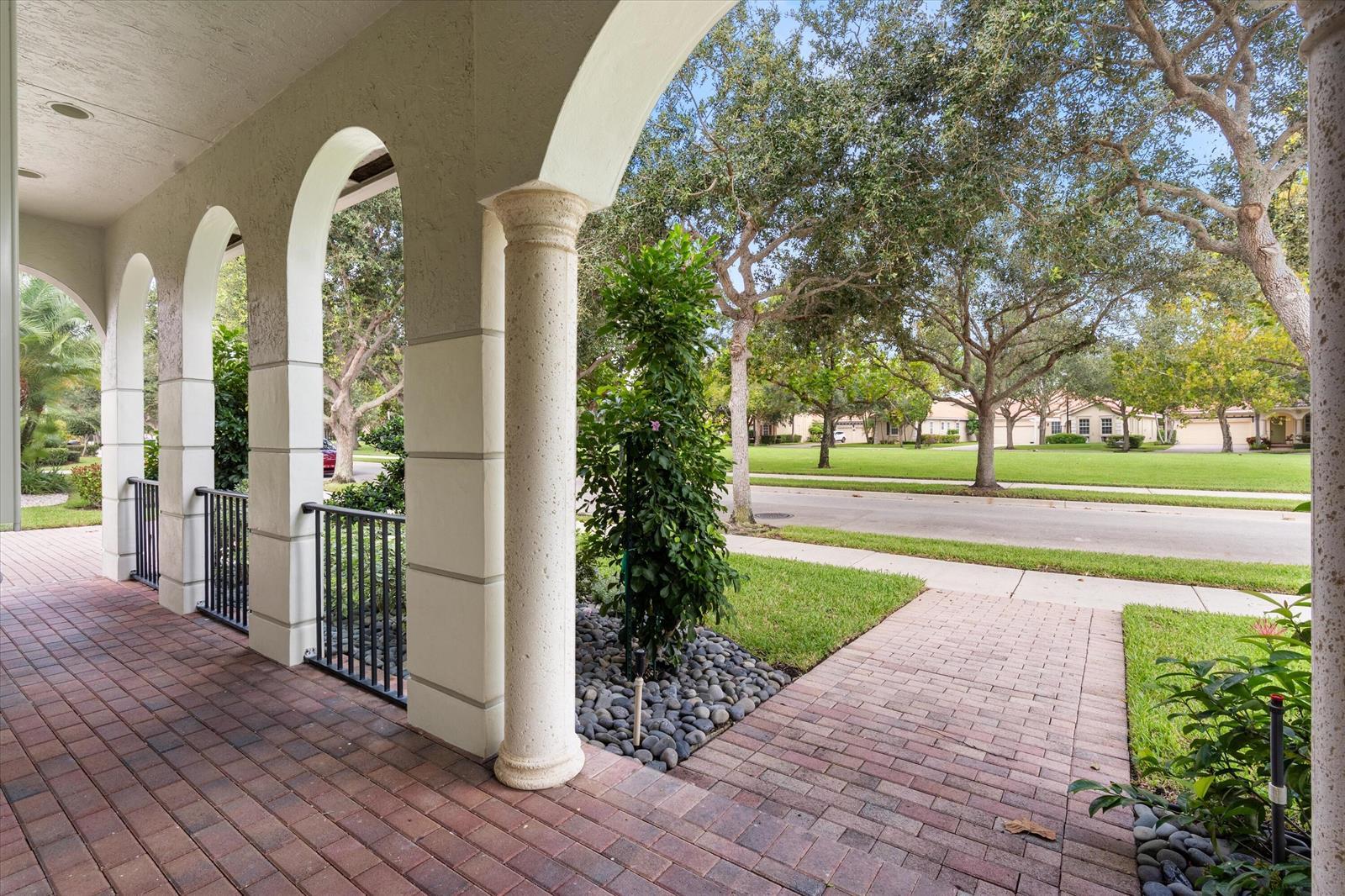 136 Via Santa Cruz, Jupiter FL 33458 photo 4