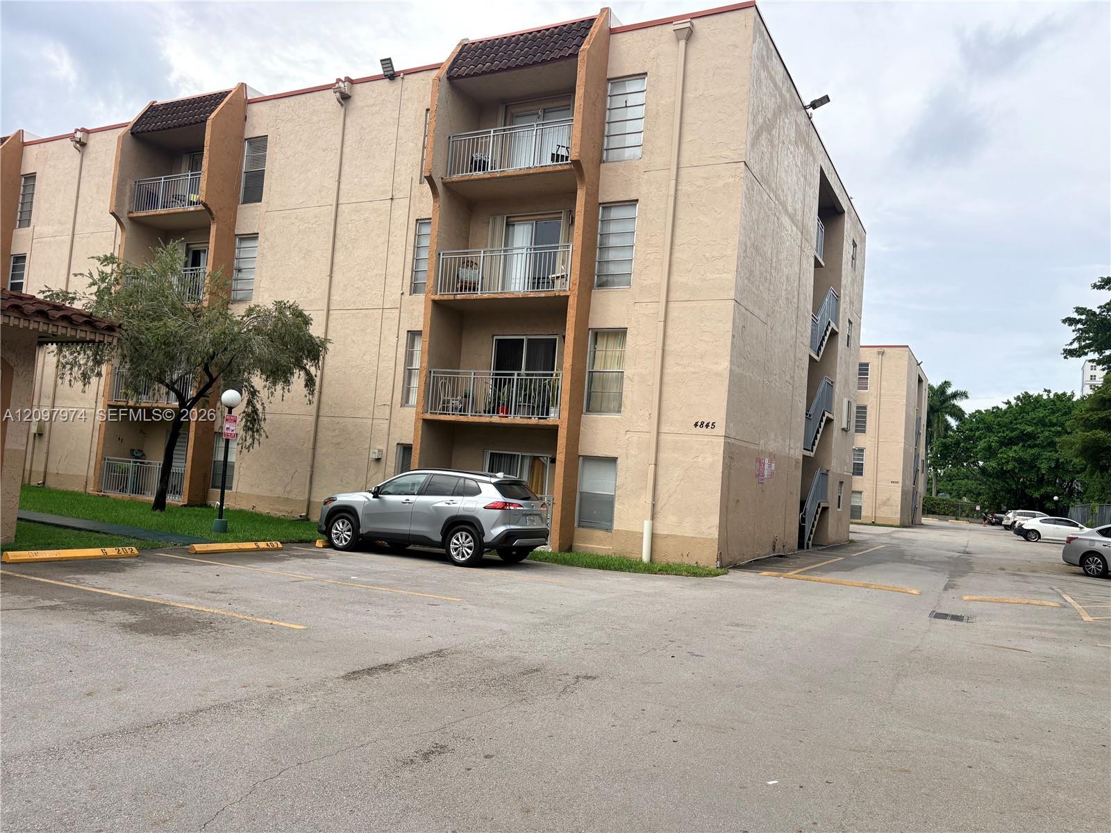Miami, FL 33126 photo 2