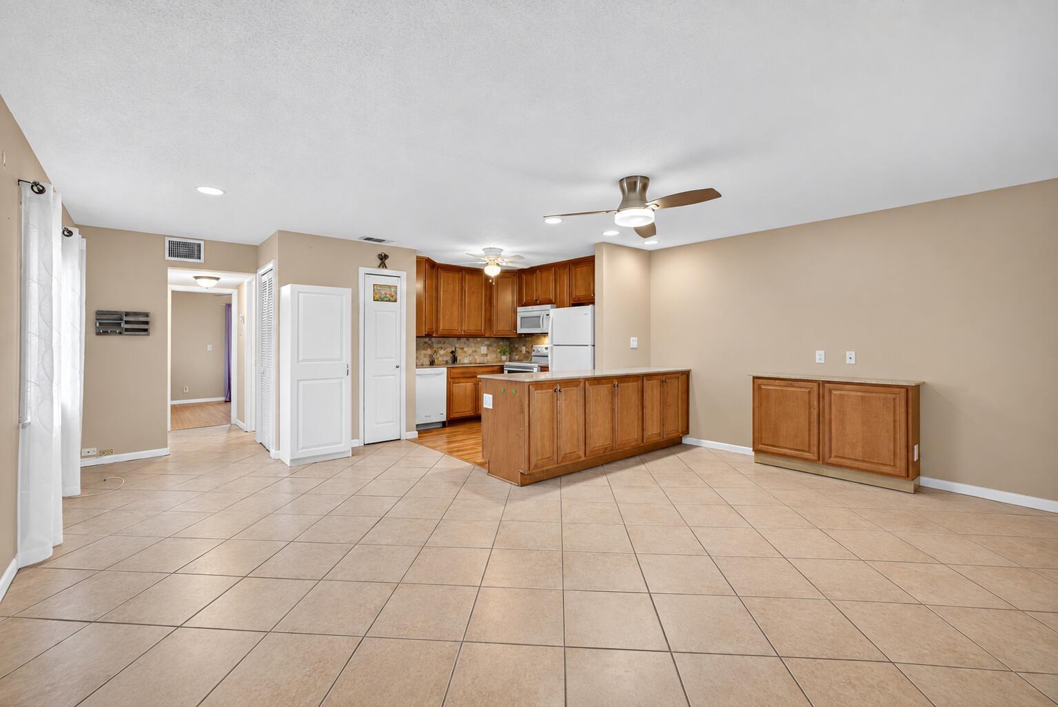 221 COVENTRY J, West Palm Beach FL 33417 photo 5