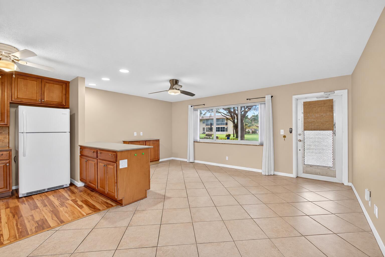 221 COVENTRY J, West Palm Beach FL 33417 photo 4