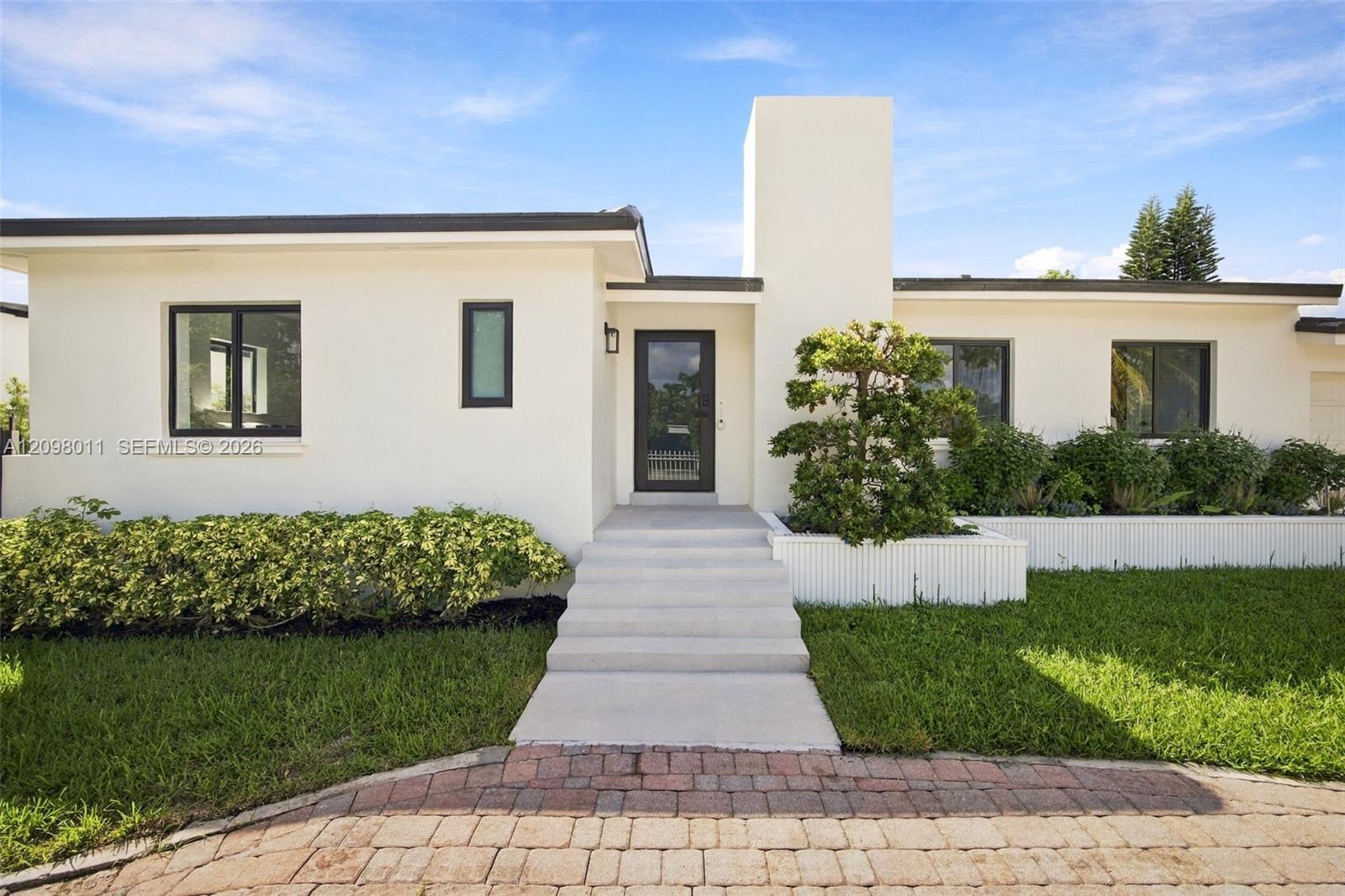 2350 SW 25th Ter, Miami FL 33133 photo 4