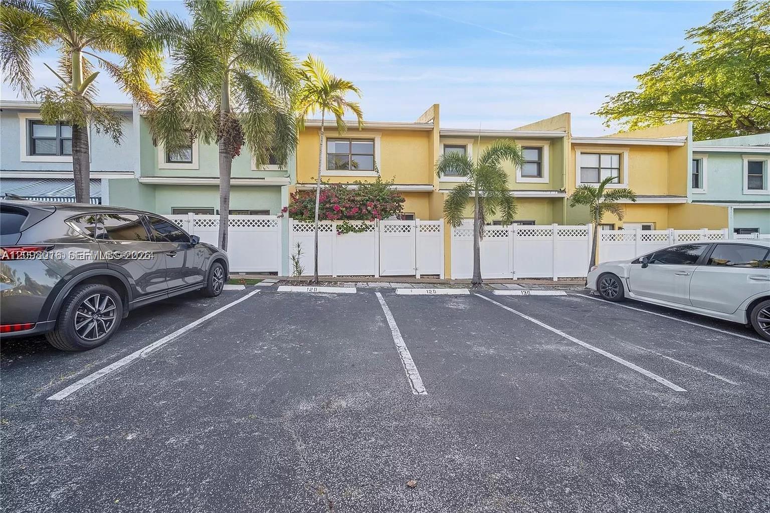 120 SE 12th Ave, Pompano Beach FL 33060