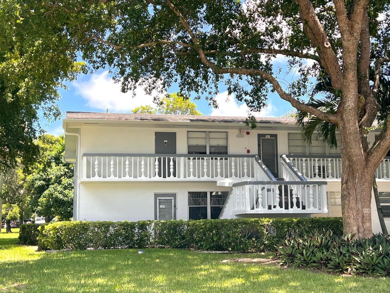 561 DURHAM T, Deerfield Beach FL 33442 photo 2
