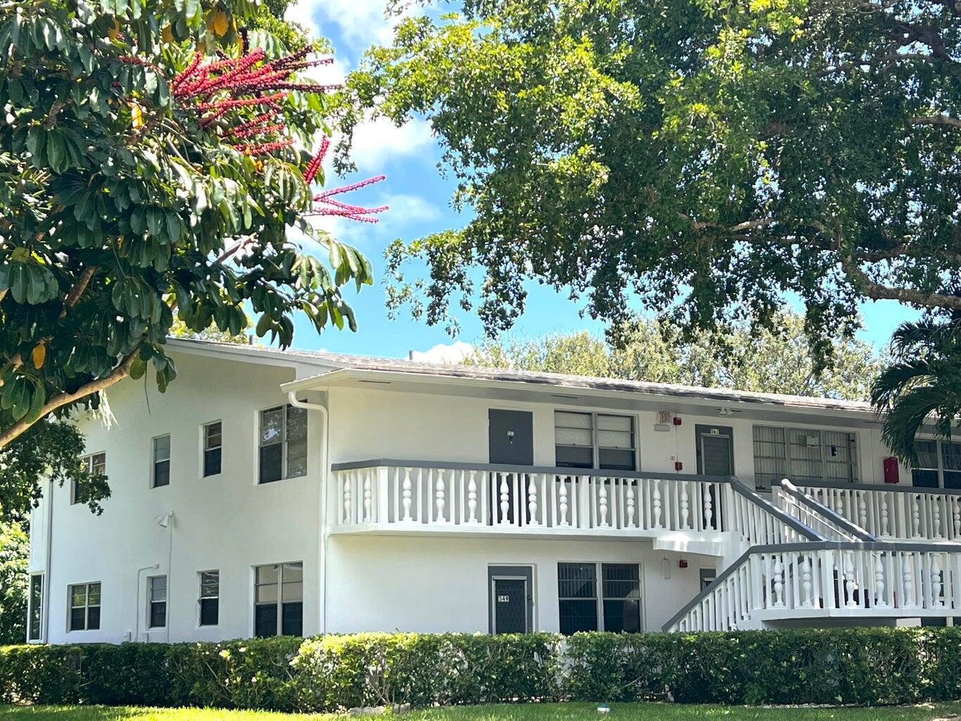 561 DURHAM T, Deerfield Beach FL 33442 photo 3