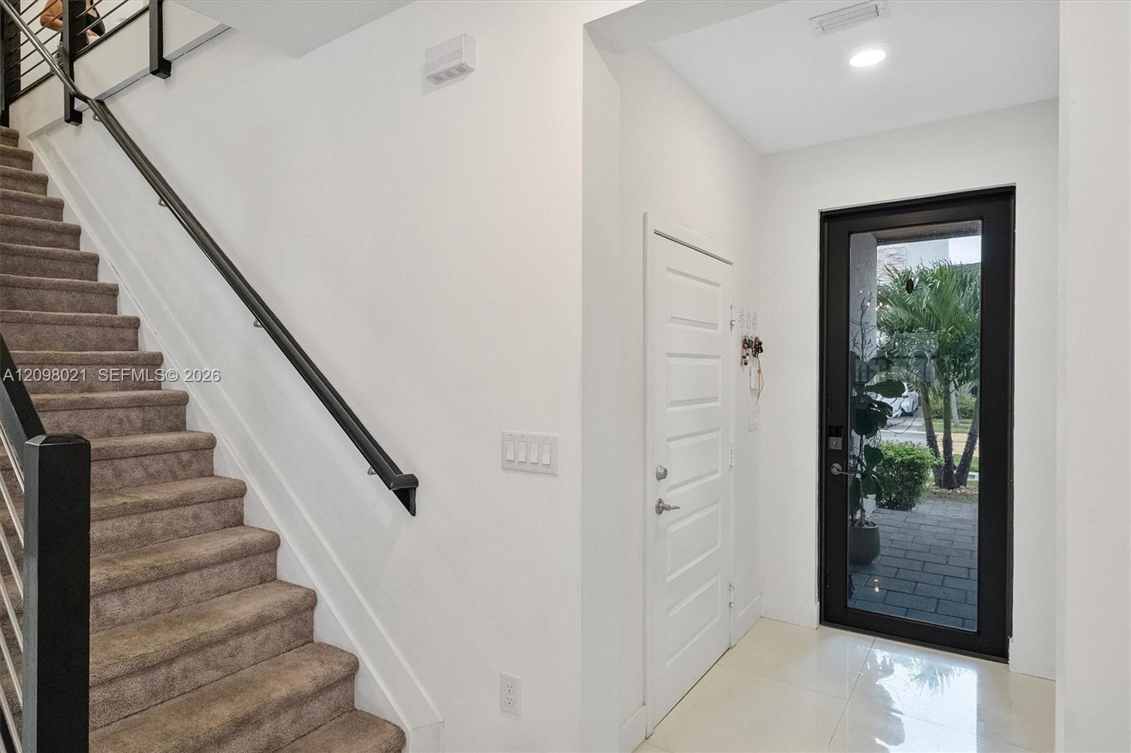 8110 NW 104th Ct, Doral FL 33178 photo 2