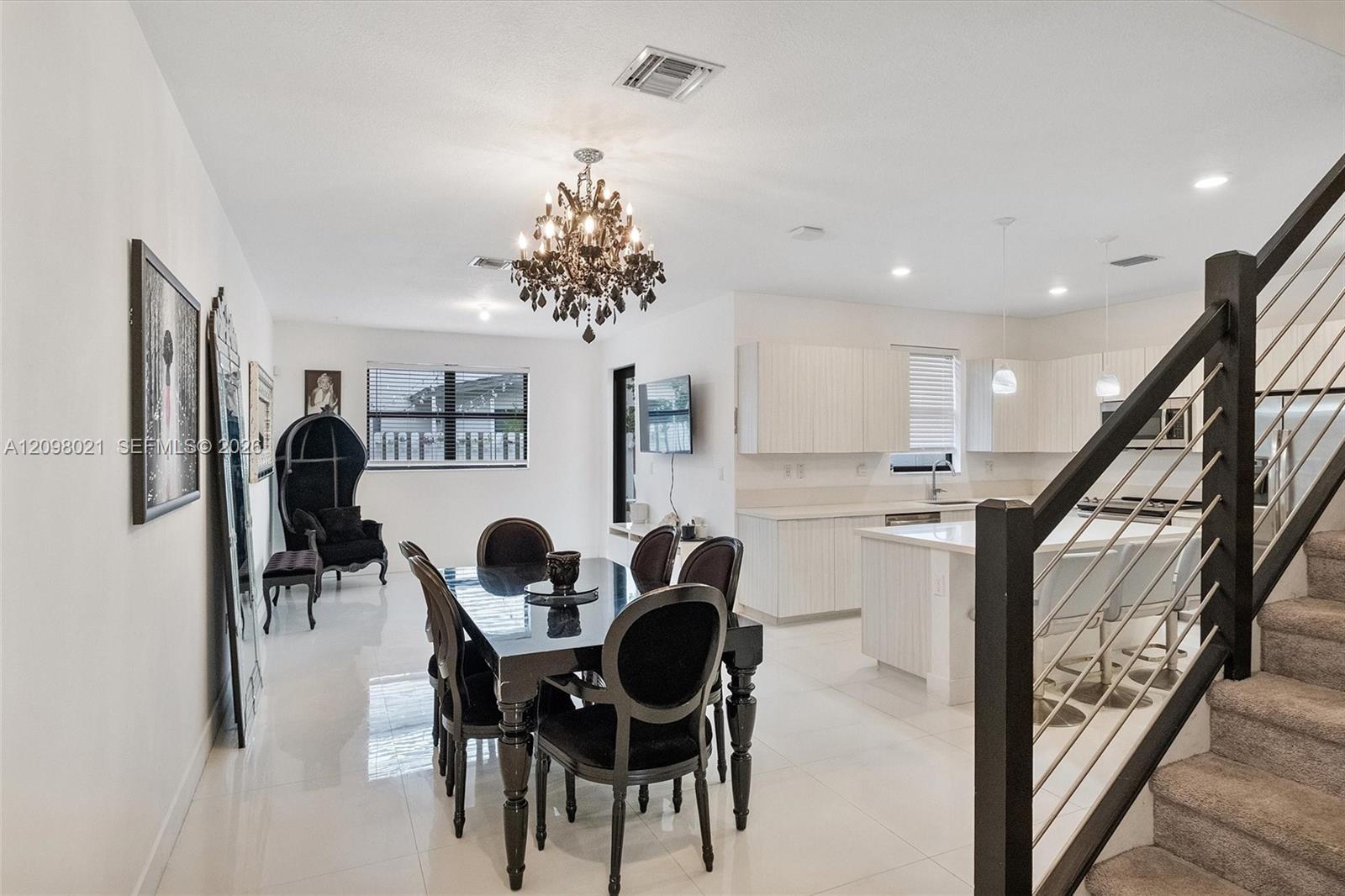 8110 NW 104th Ct, Doral FL 33178 photo 5