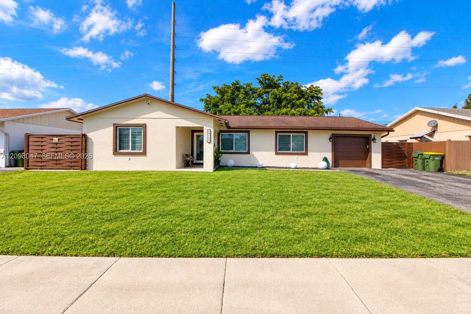 1711 N Anhinga Ln, Homestead FL 33035 photo 2