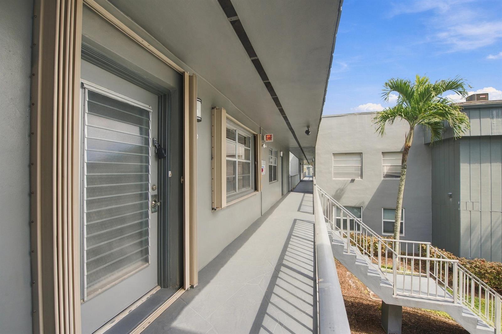905 Normandy S, Delray Beach FL 33484 photo 3