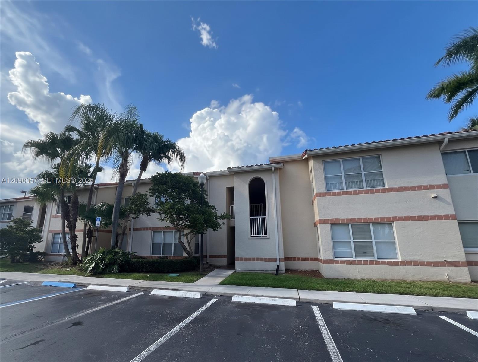 3470 N Pinewalk Dr N # 216, Margate FL 33063