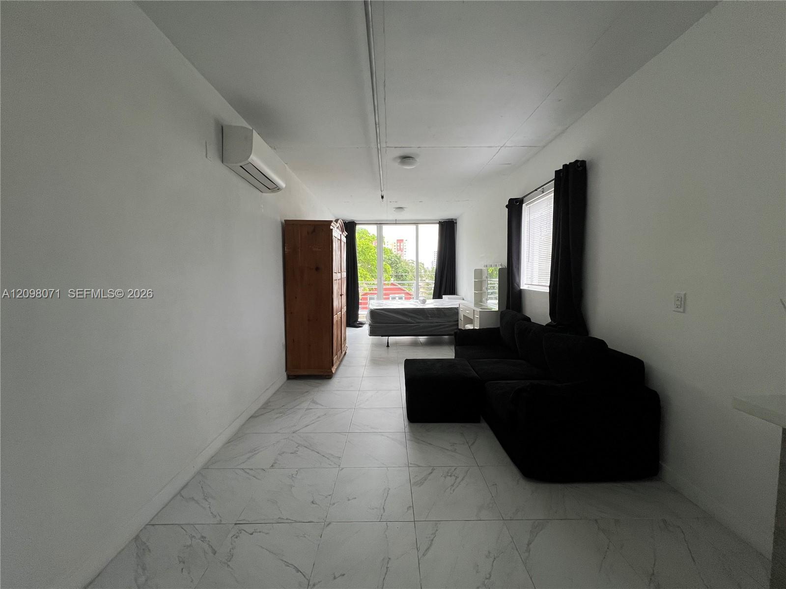 542 SW 3rd St # F1, Miami FL 33130 photo 2