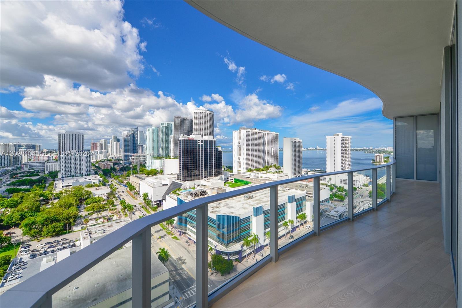 1400 Biscayne Blvd # 2207, Miami FL 33132 photo 2