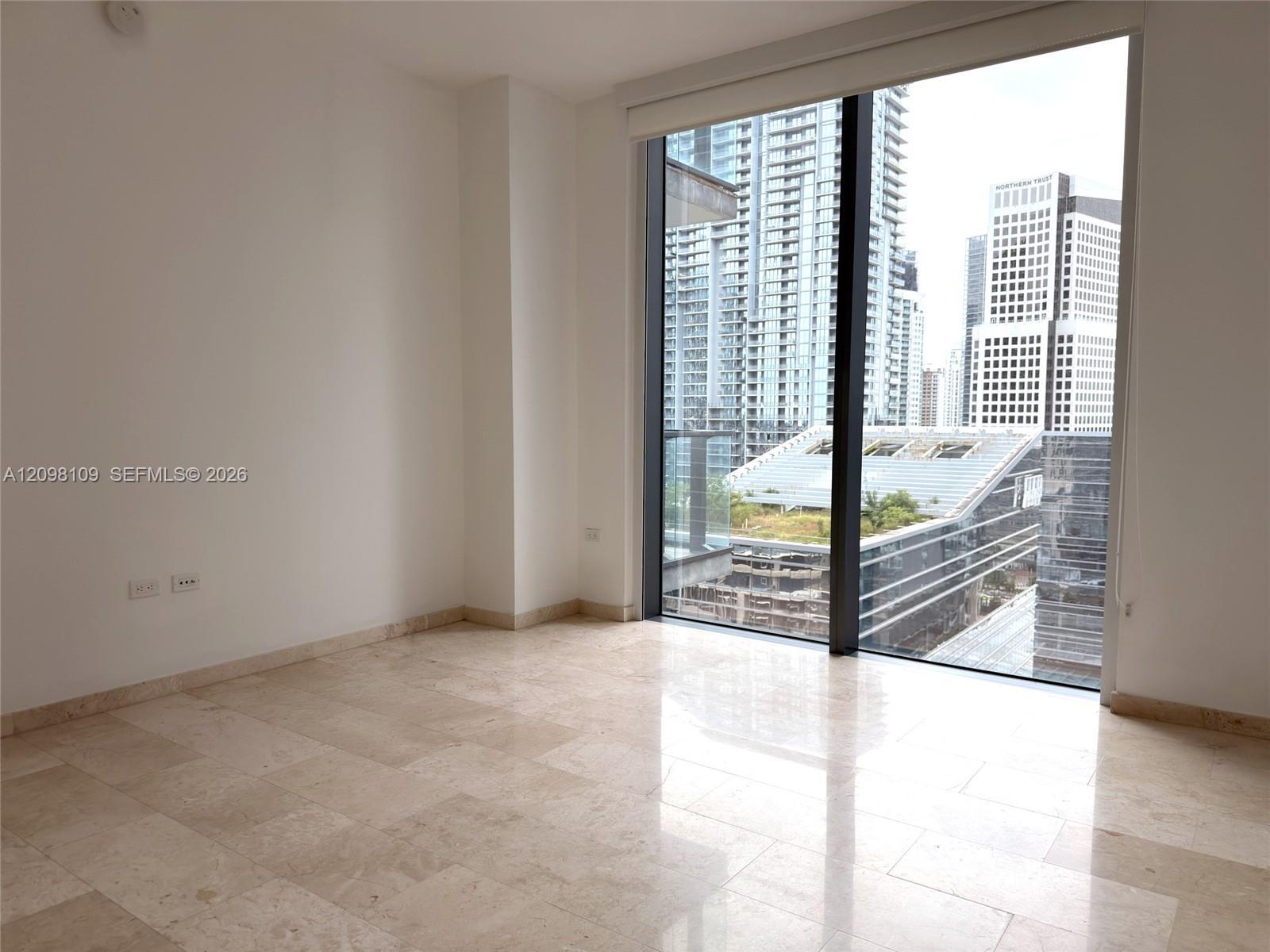 88 SW 7th St # 2005, Miami FL 33130 photo 5