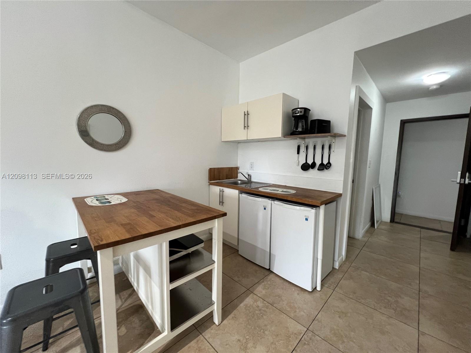 446 SW 3rd St # 5, Miami FL 33130 photo 2
