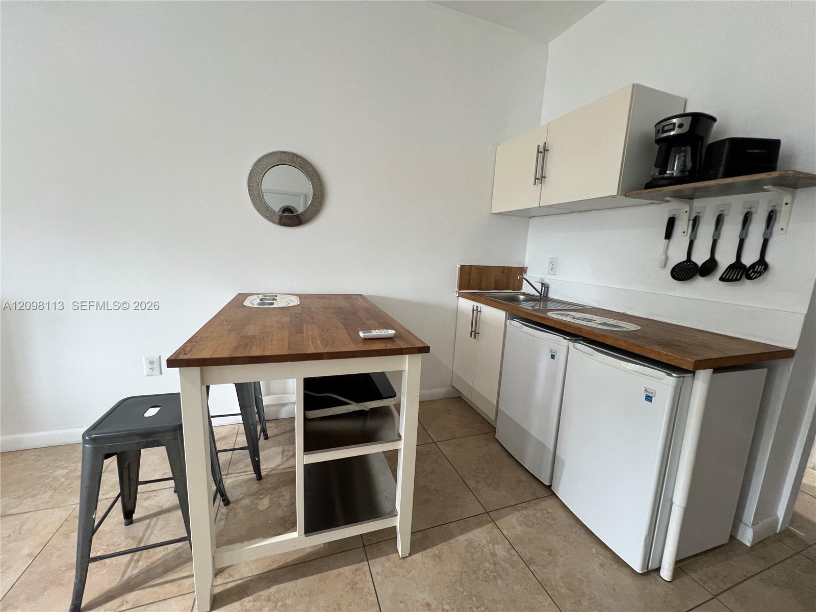 446 SW 3rd St # 5, Miami FL 33130 photo 4