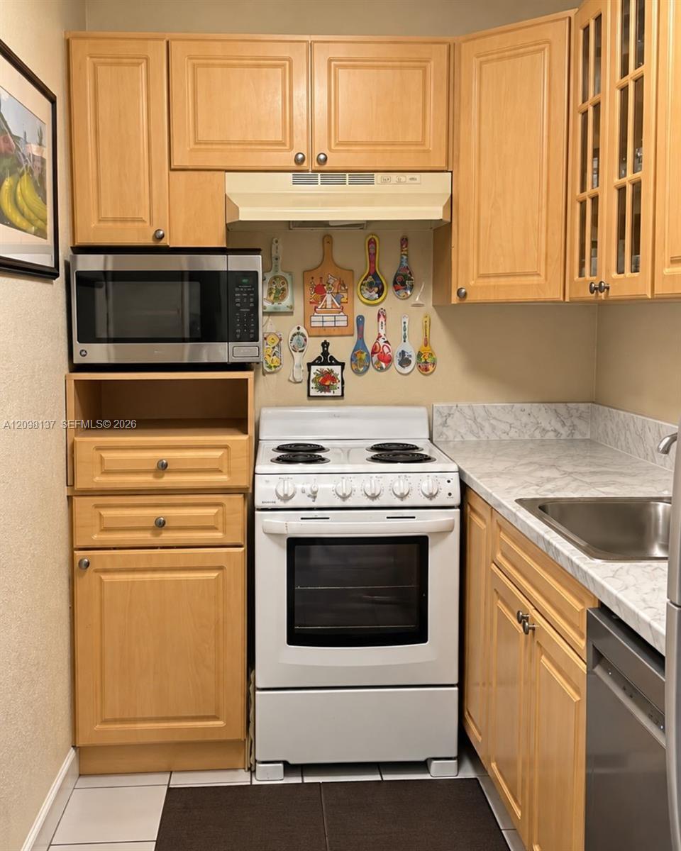 4713 NW 7th St # 1, Miami FL 33126 photo 2