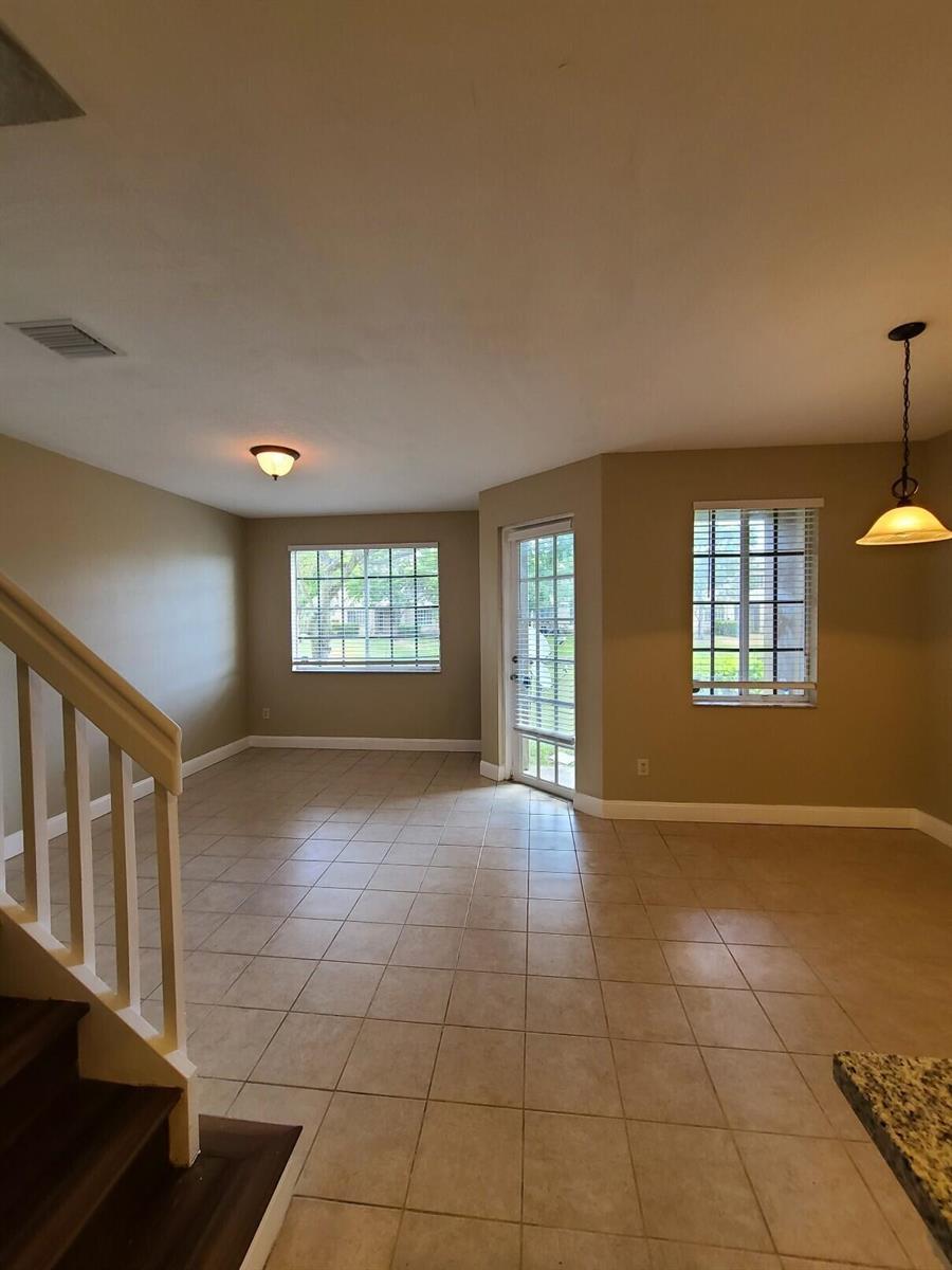 1228 LUCAYA Drive, Riviera Beach FL 33404 photo 2
