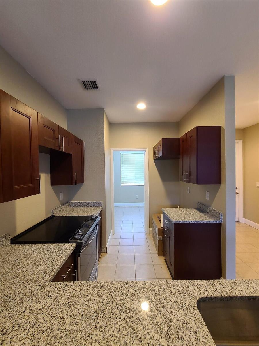 1228 LUCAYA Drive, Riviera Beach FL 33404 photo 5