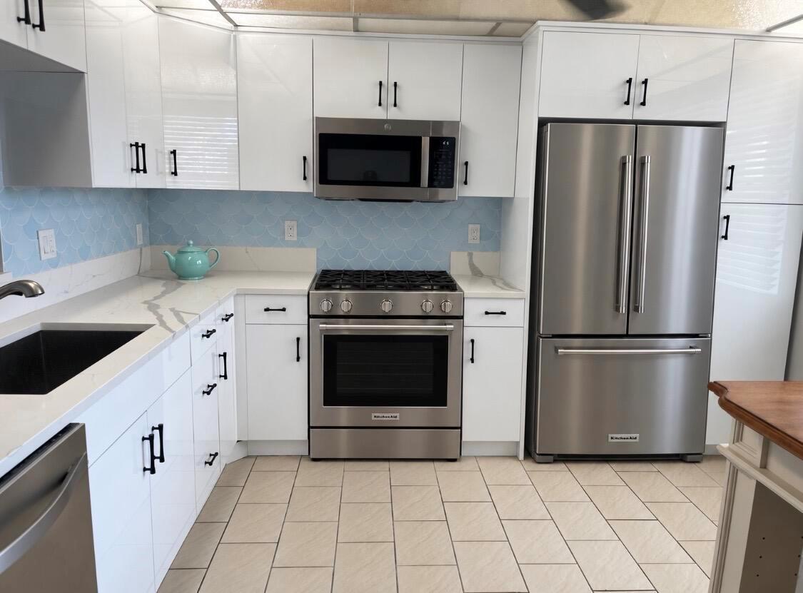 2201 LUCAYA # N3, Coconut Creek FL 33066