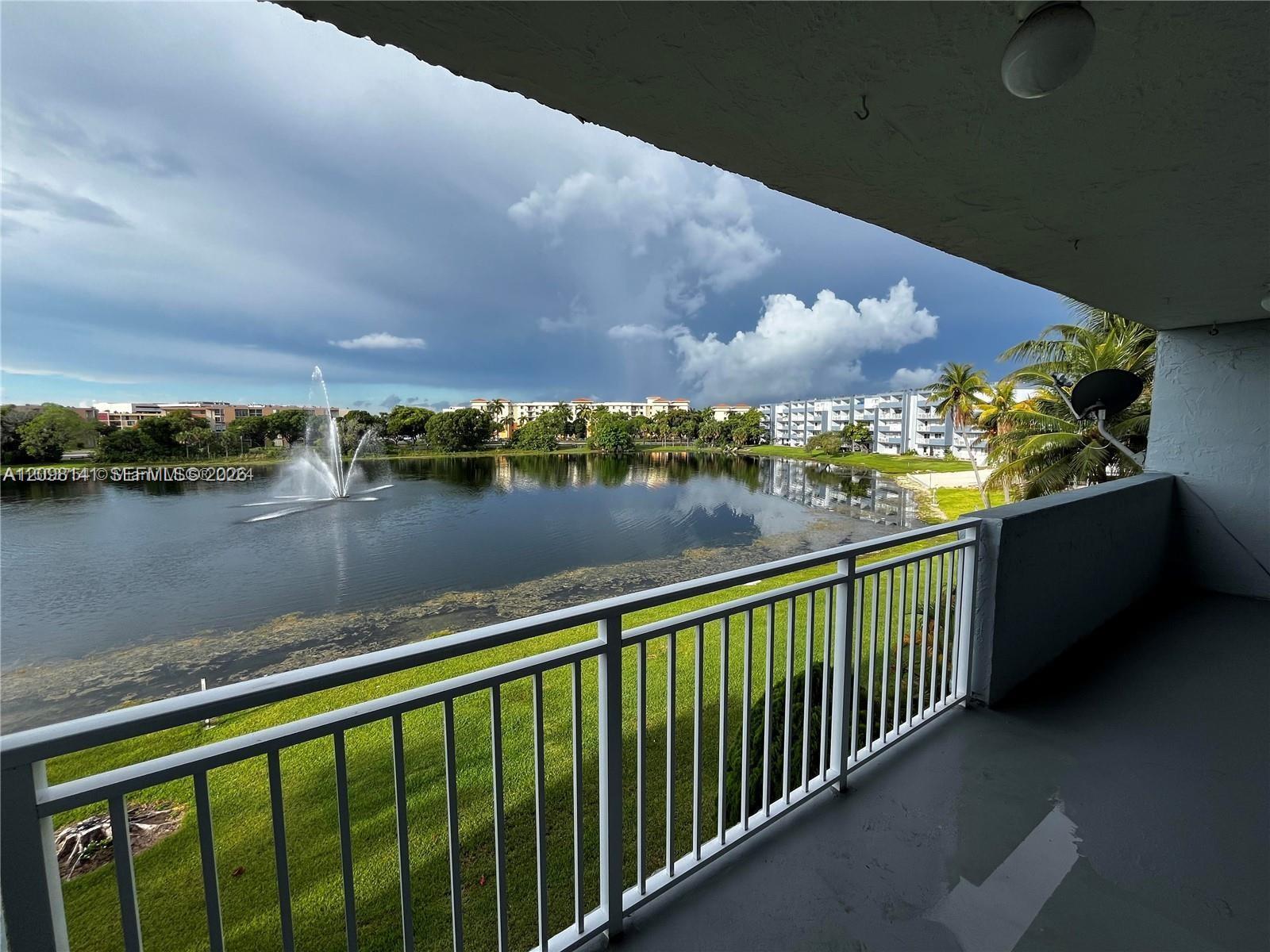 9357 Fontainebleau Blvd # D304, Miami FL 33172