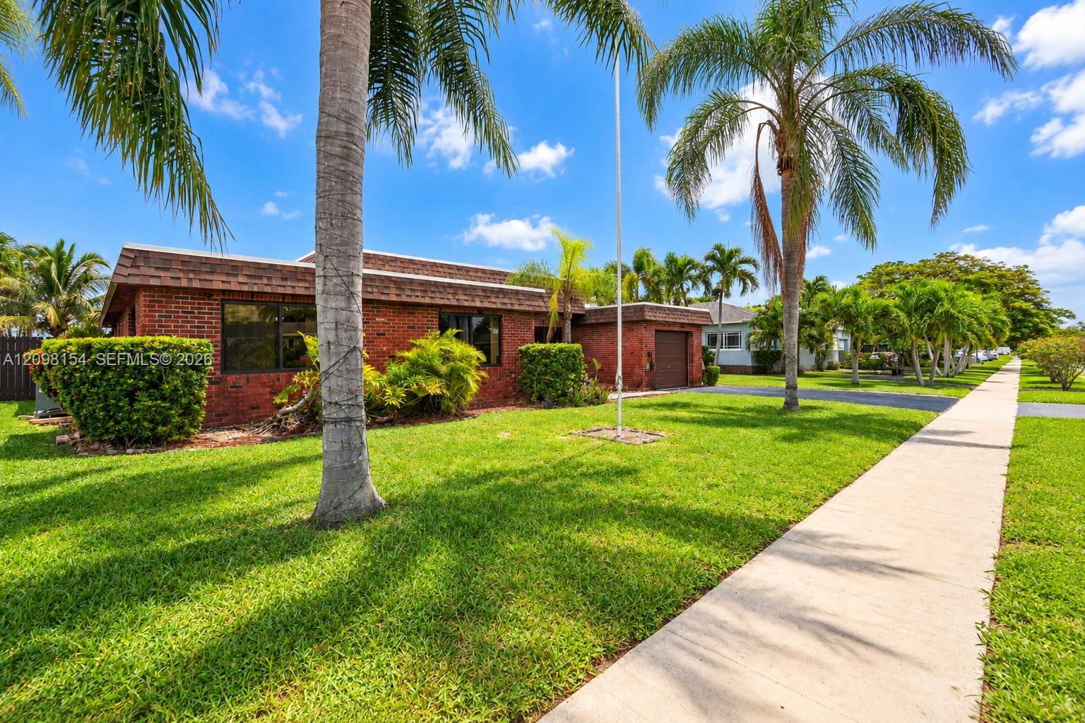 8131 NW 68th Ave, Tamarac FL 33321 photo 2