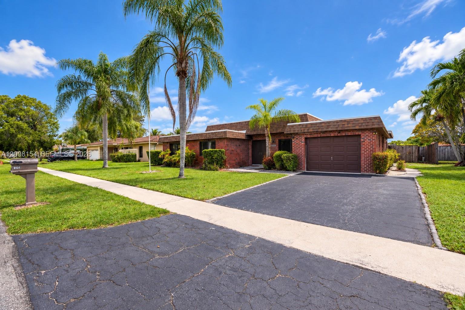 8131 NW 68th Ave, Tamarac FL 33321 photo 3
