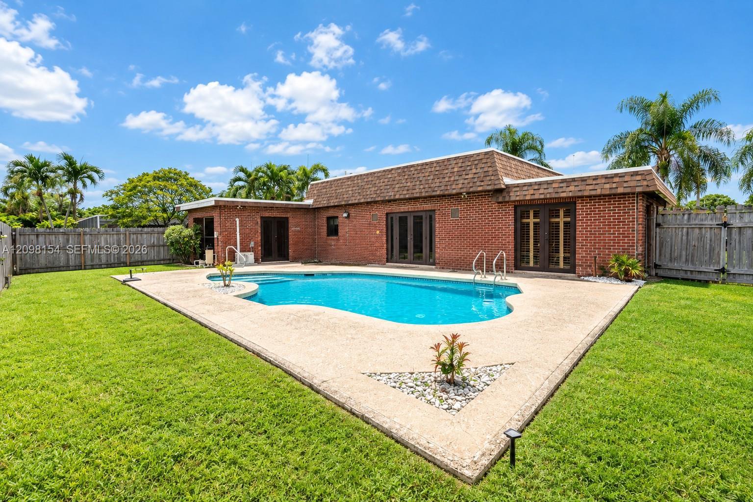8131 NW 68th Ave, Tamarac FL 33321 photo 4