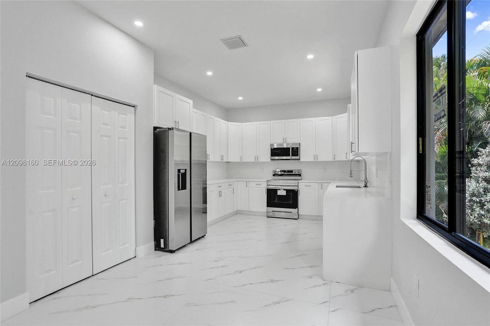 2445 SW 43 Ter, Fort Lauderdale FL 33317 photo 5