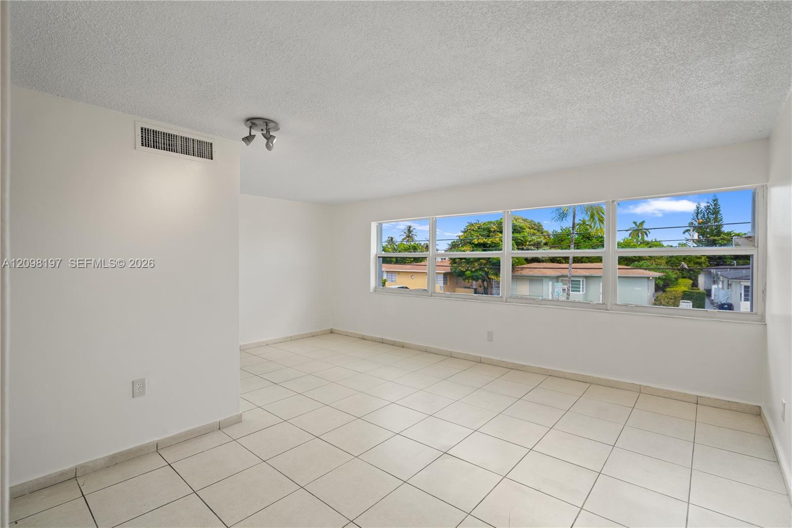 2150 Bay Dr # 7, Miami Beach FL 33141 photo 3