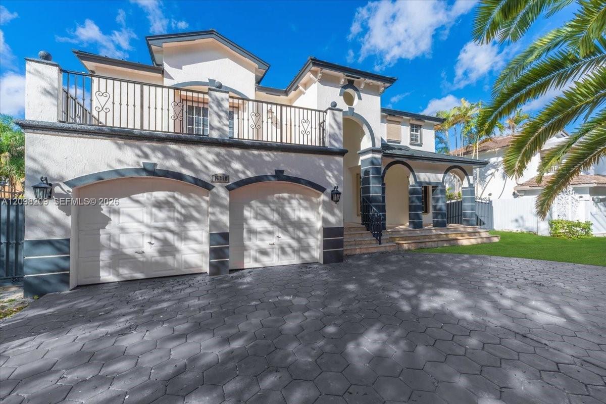16310 NW 84th Ct, Miami Lakes FL 33016 photo 2
