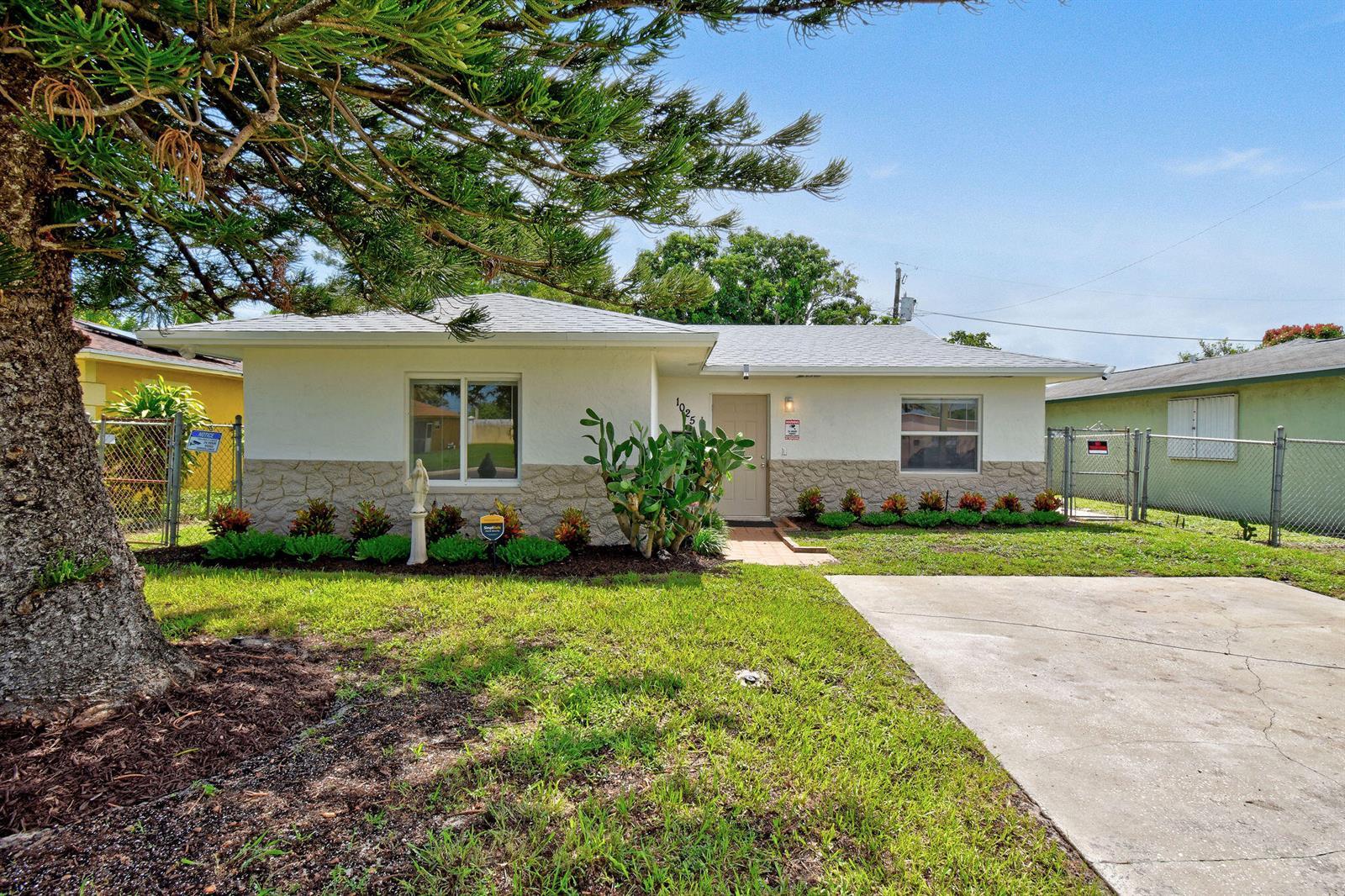 1025 W 7TH Street, Riviera Beach FL 33404 photo 2