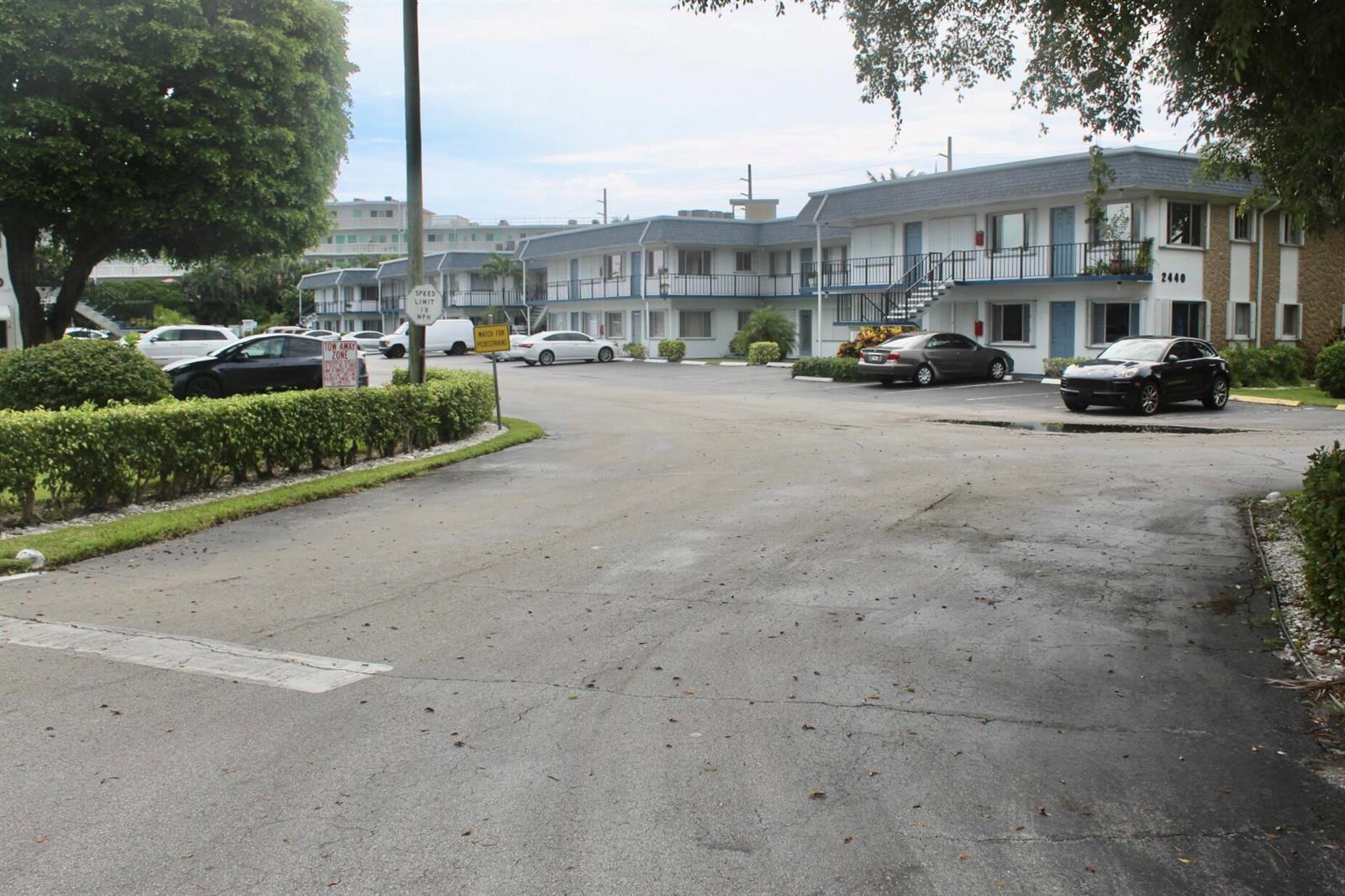 2440 Lake Osborne Drive # 105, FL 33461 photo 2