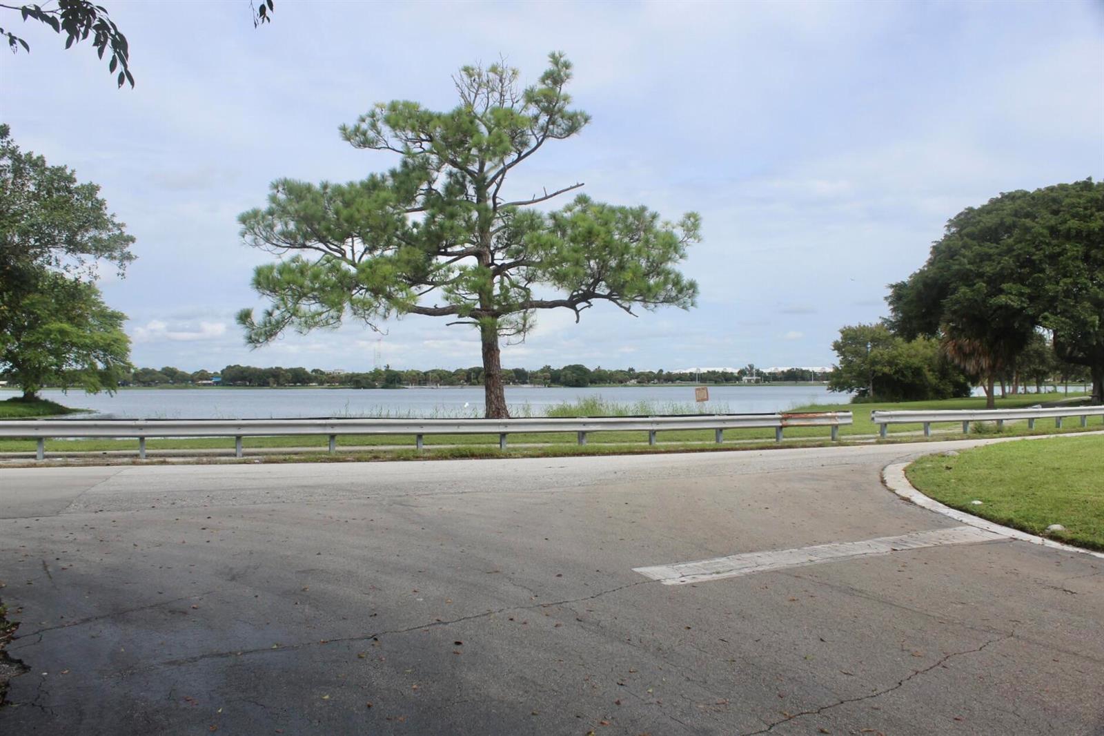 2440 Lake Osborne Drive # 105, FL 33461 photo 5