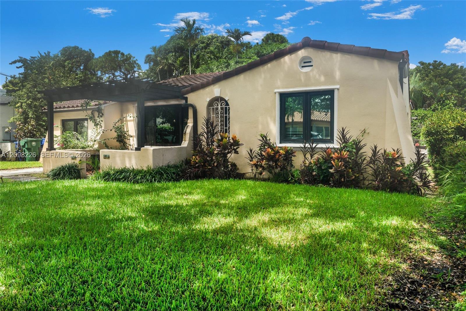 1257 SW 21st St, Miami FL 33145