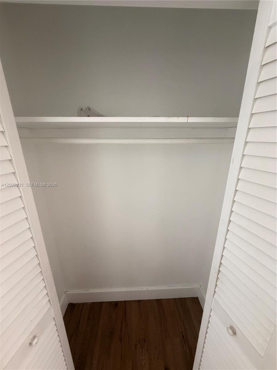 16465 NE 22nd Ave # 412, North Miami Beach FL 33160 photo 4