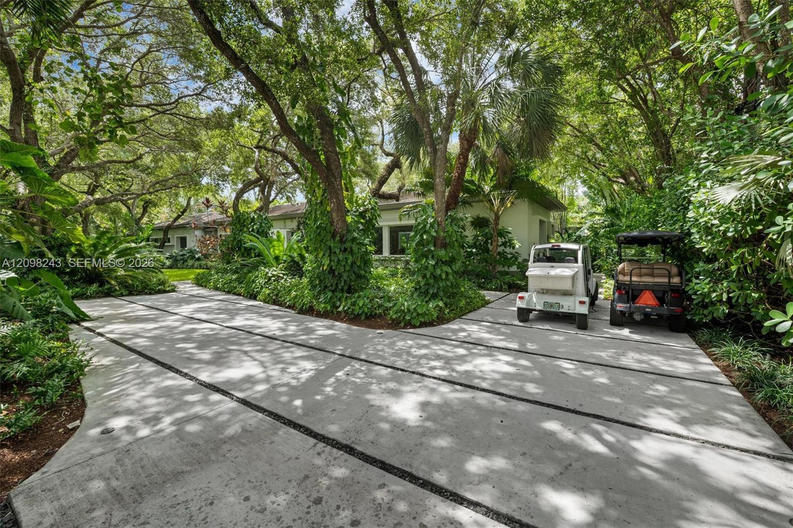 6080 SW 102nd St, Pinecrest FL 33156 photo 4