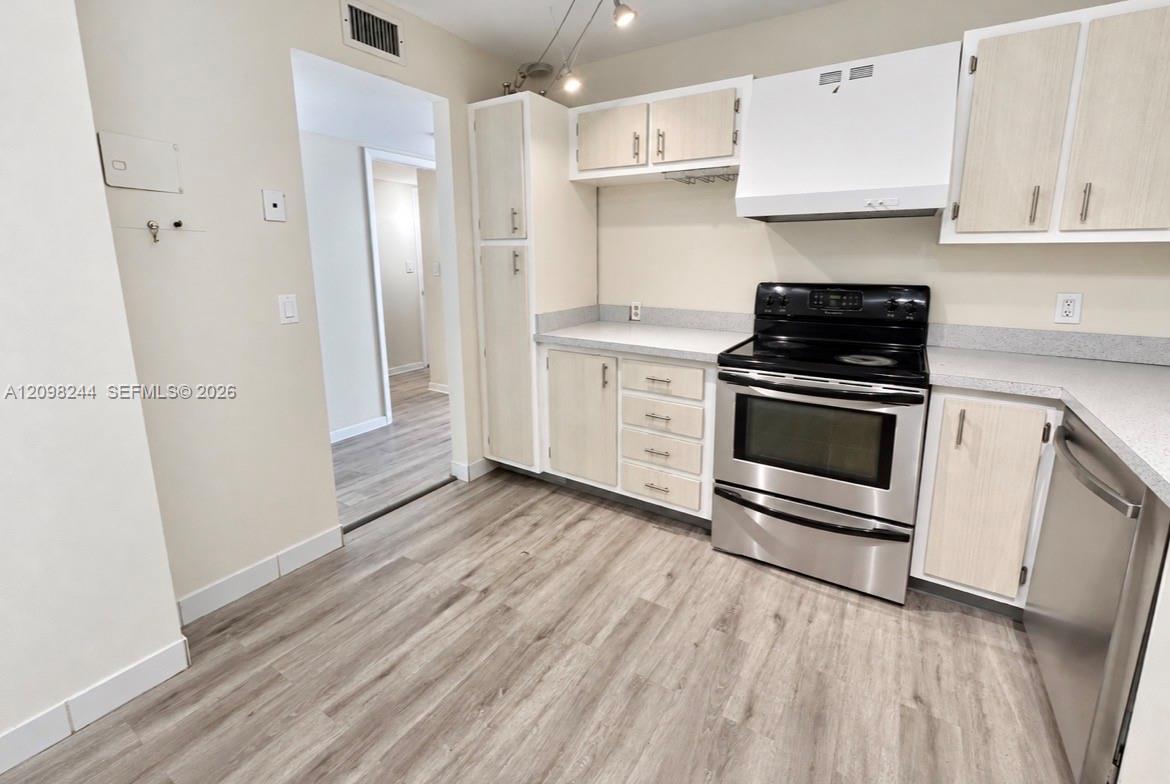 2851 NE 183rd St # 2110E, Aventura FL 33160 photo 4