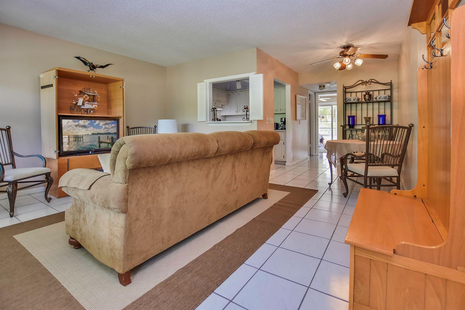 18 Markham A, Deerfield Beach FL 33442 photo 3