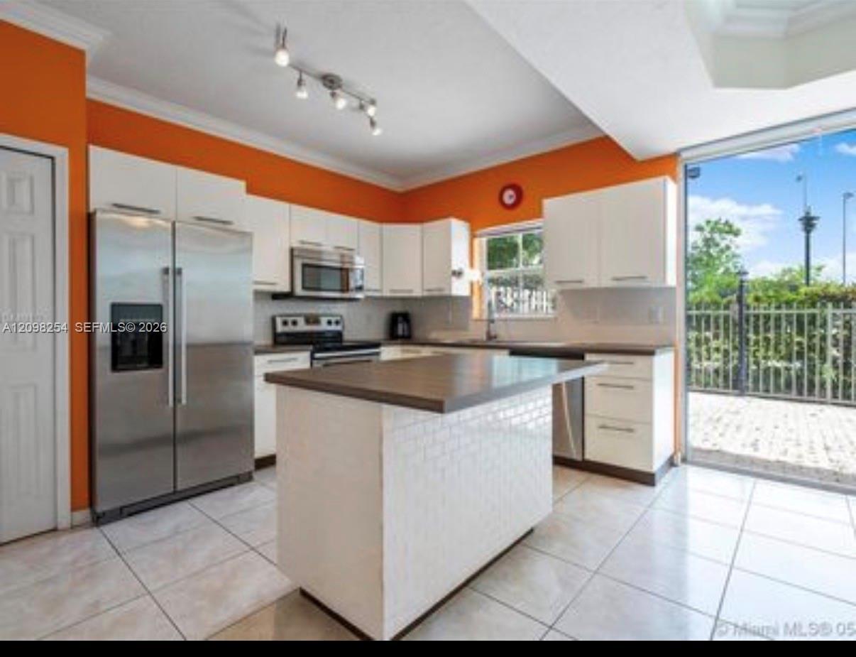 11528 NW 60th Ter # 475, Doral FL 33178 photo 3