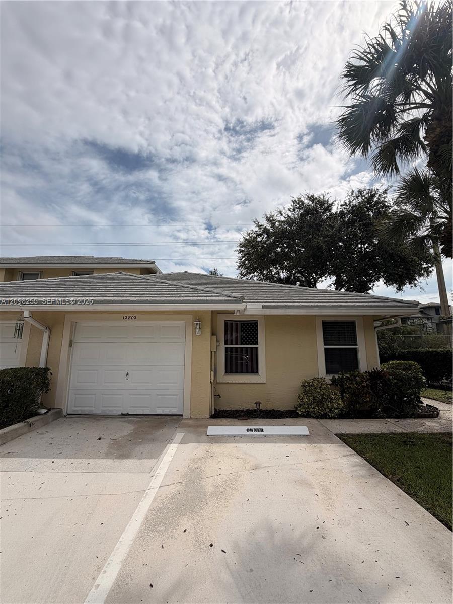12802 Woodmill Dr, Palm Beach Gardens FL 33418
