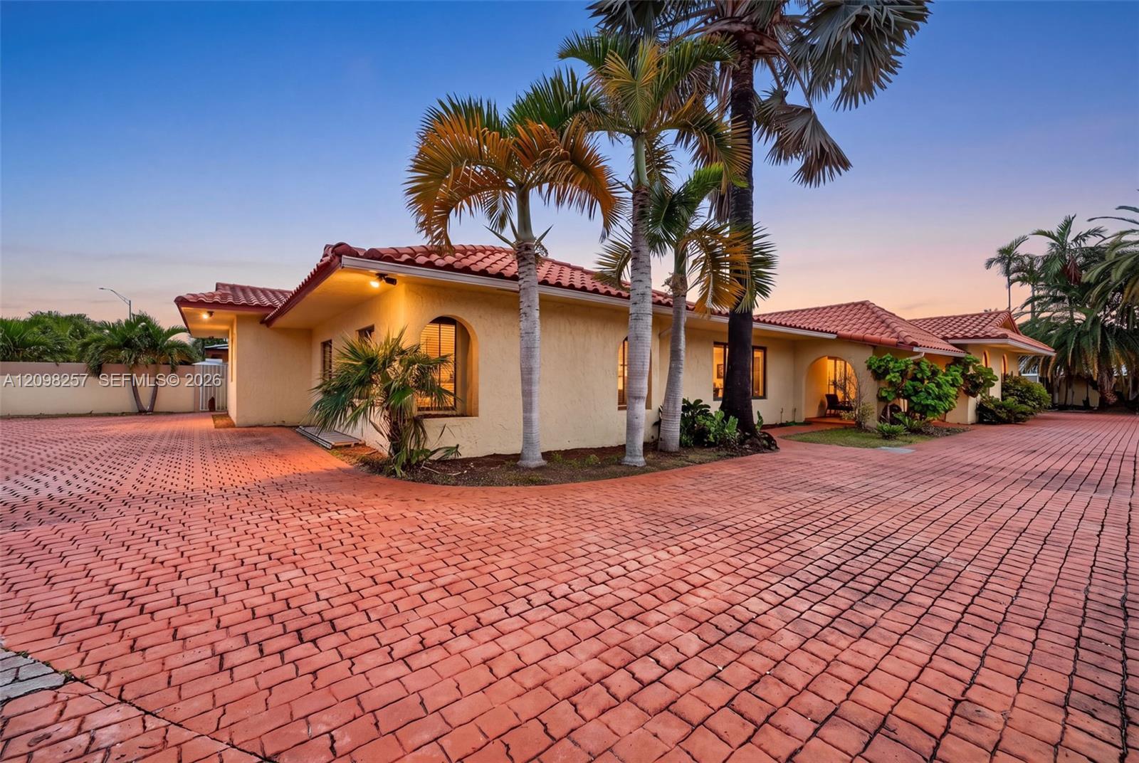 5550 SW 87th Ave, Miami FL 33165