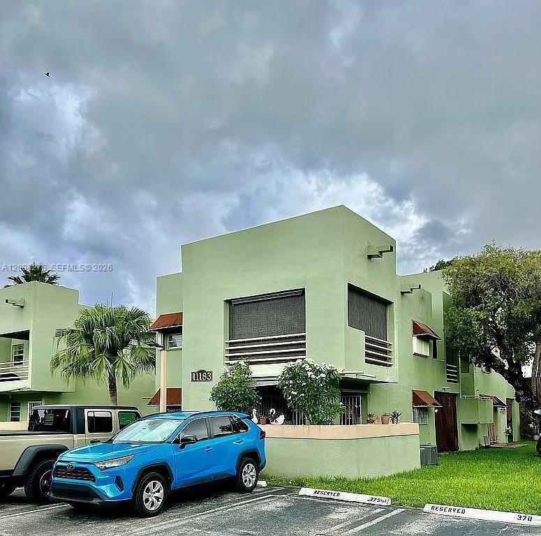 11183 NW 7th St # 20, Miami FL 33172 photo 2
