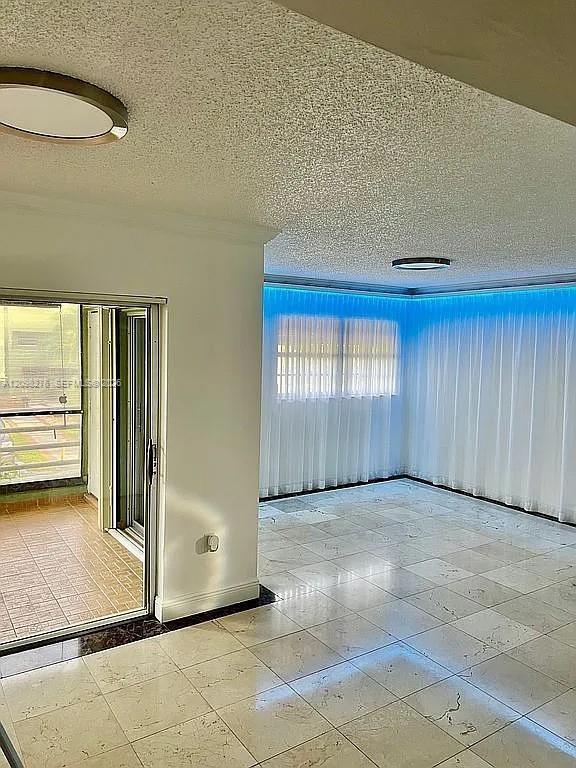 11183 NW 7th St # 20, Miami FL 33172 photo 3