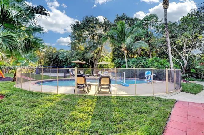 14330 SW 20th St, Davie FL 33325 photo 3