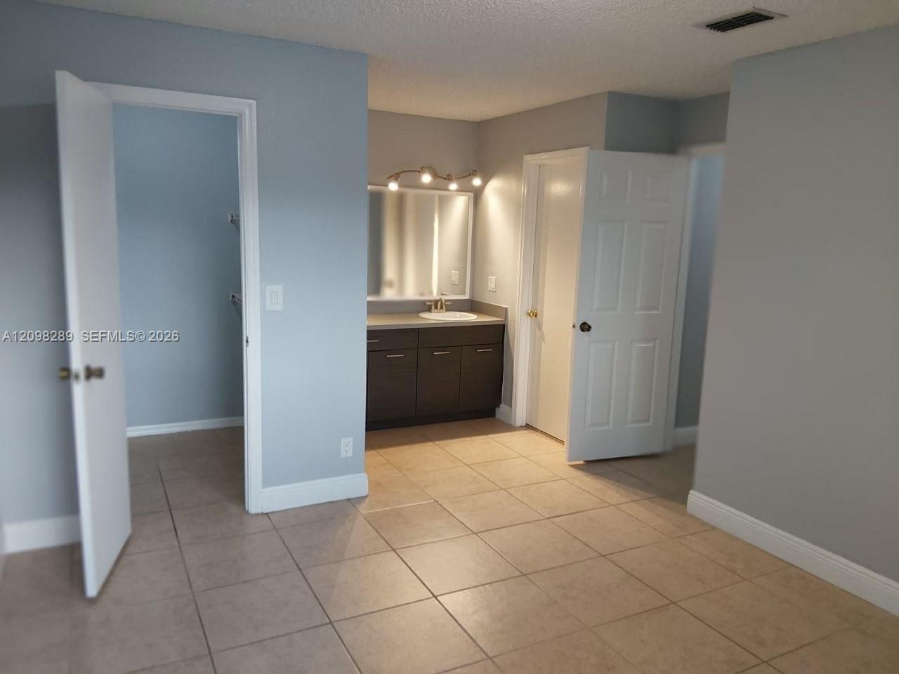 3400 N Pinewalk Dr N # 923, Margate FL 33063 photo 5