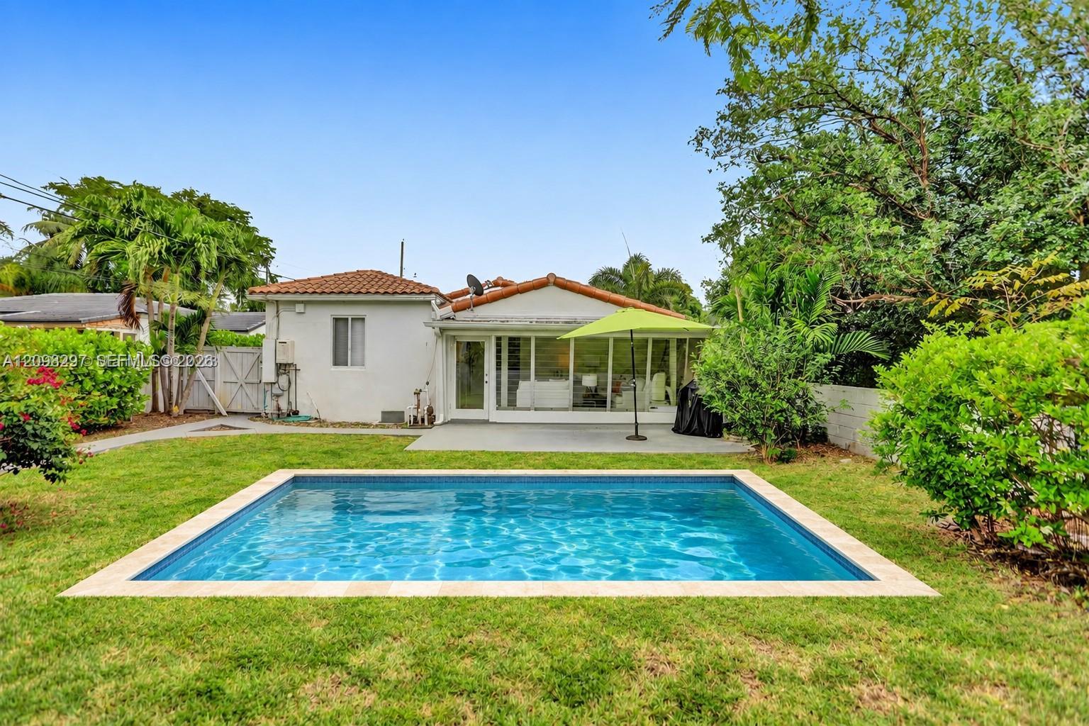 11401 NE 10 AVE, Miami FL 33161 photo 2
