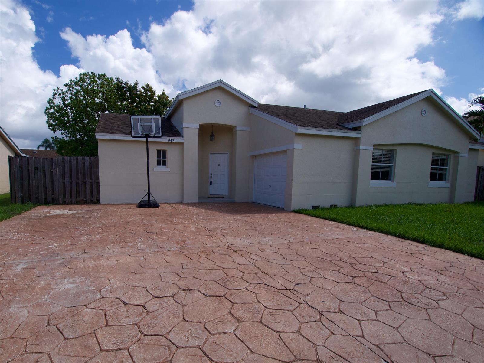 9471 NW 52ND Street, Sunrise FL 33351