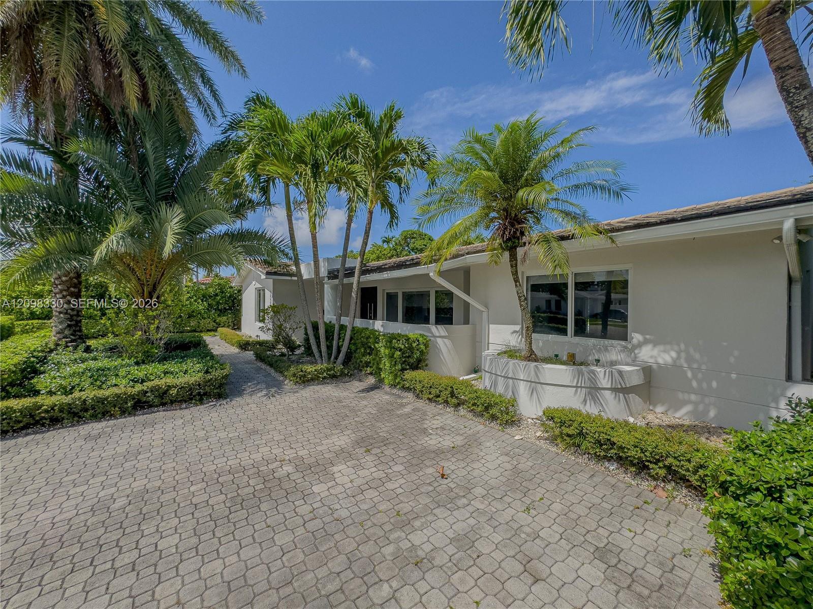 20405 NE 22nd Pl # 20405, Miami FL 33180 photo 2