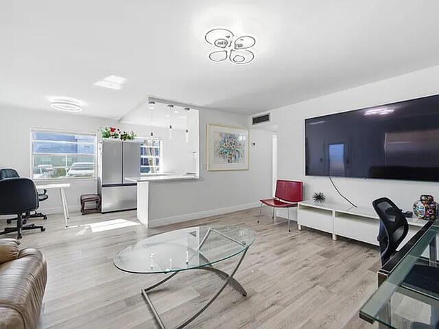 193 Burgundy E, Delray Beach FL 33484 photo 2