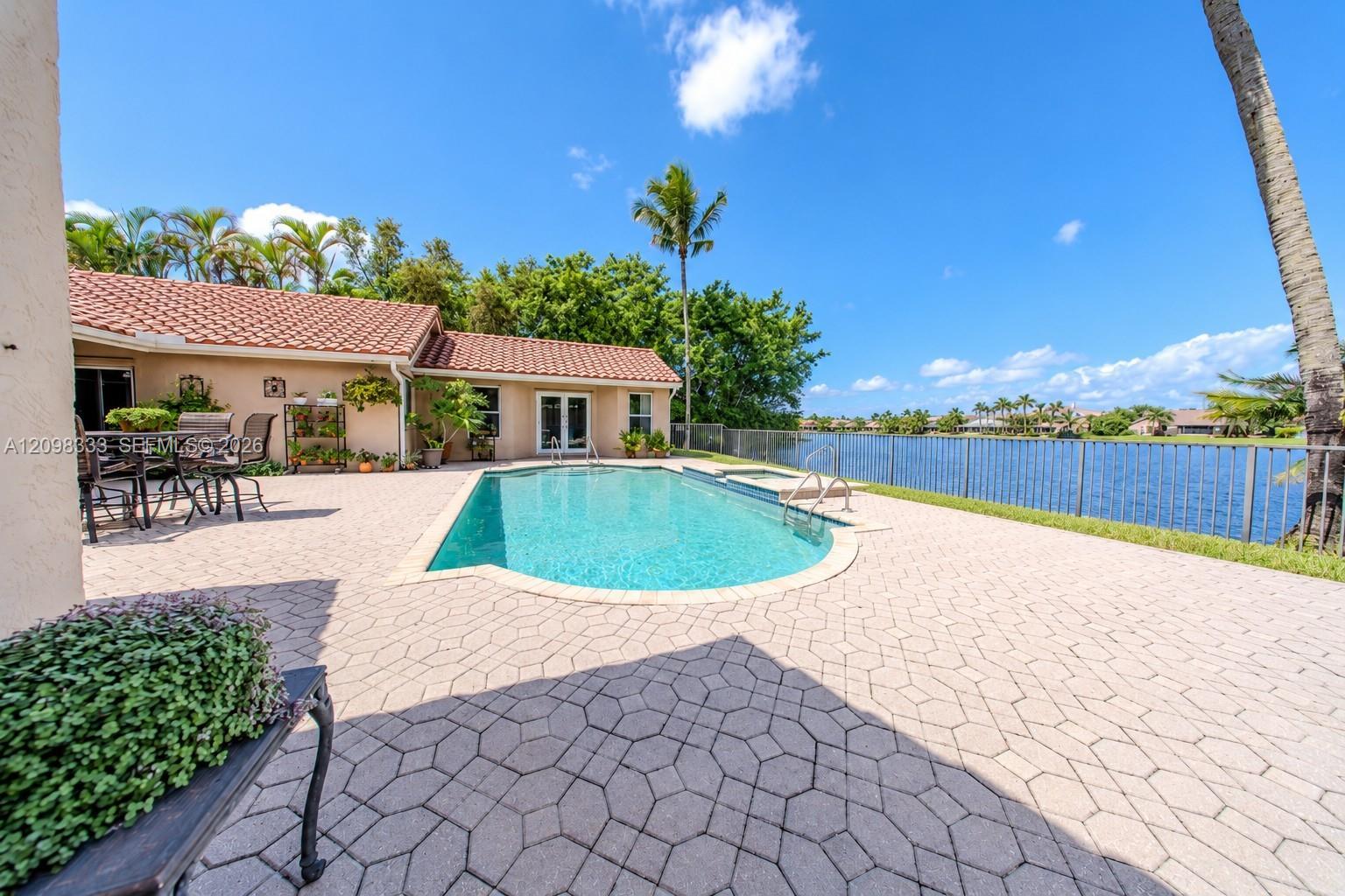 10071 NW 7th St, Plantation FL 33324 photo 3