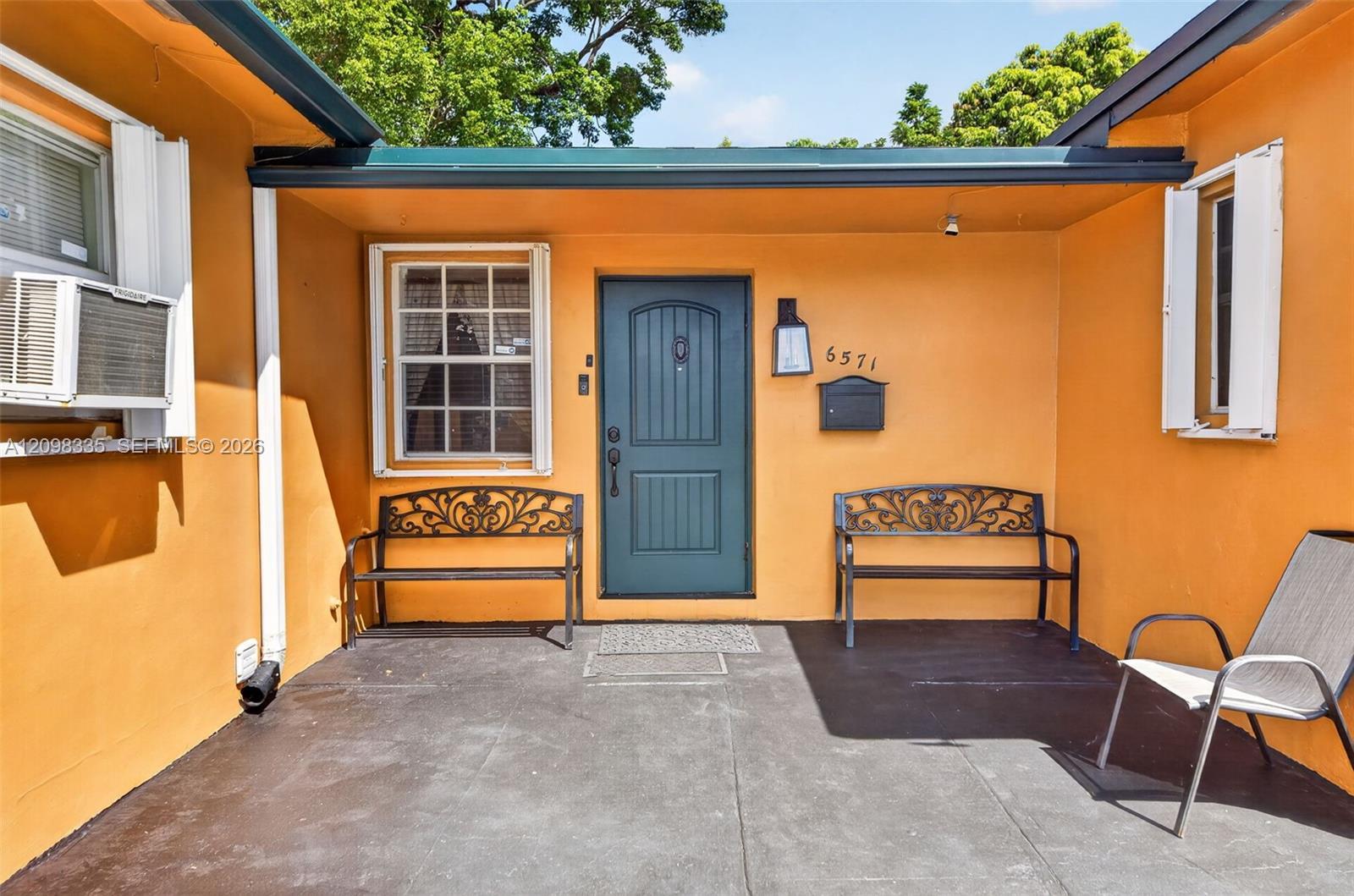 6571 SW 7th Ct, North Lauderdale FL 33068 photo 3
